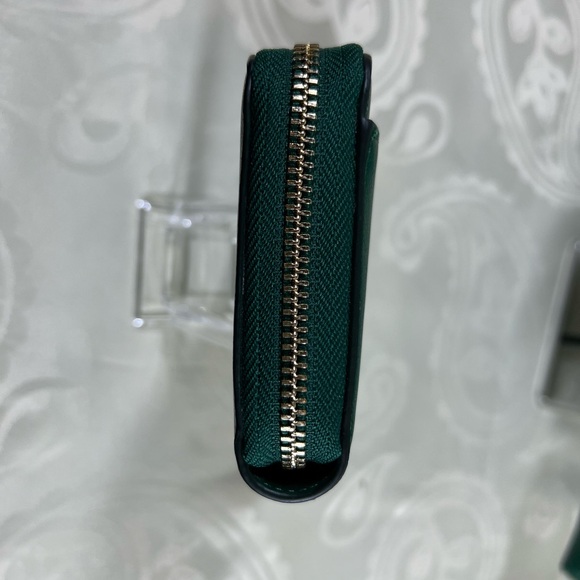 Kate Spade Green Zip Around Wallett - Picture 5 of 8